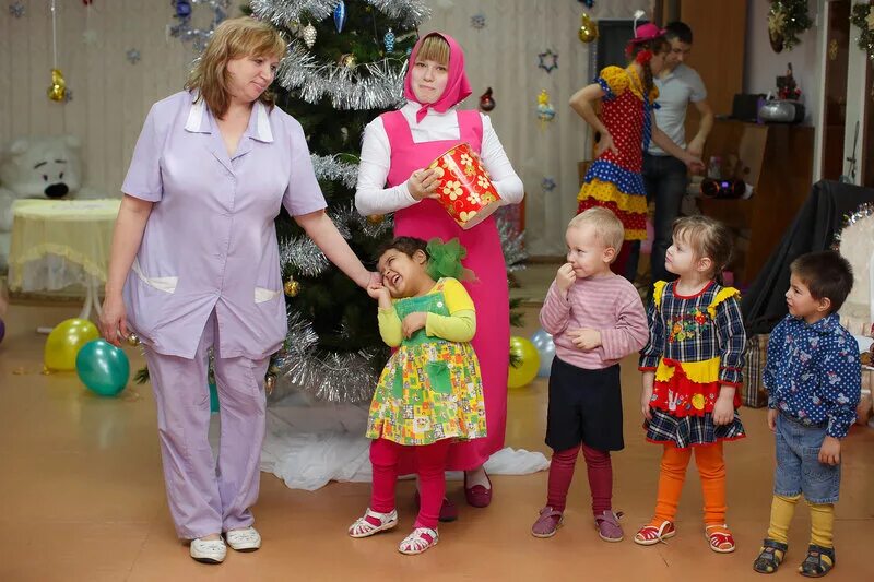 малыши в доме малютки. тольятти дом малютки детей. костромской детский дом. дом малютки череповец. дом малютки ступинский район.
