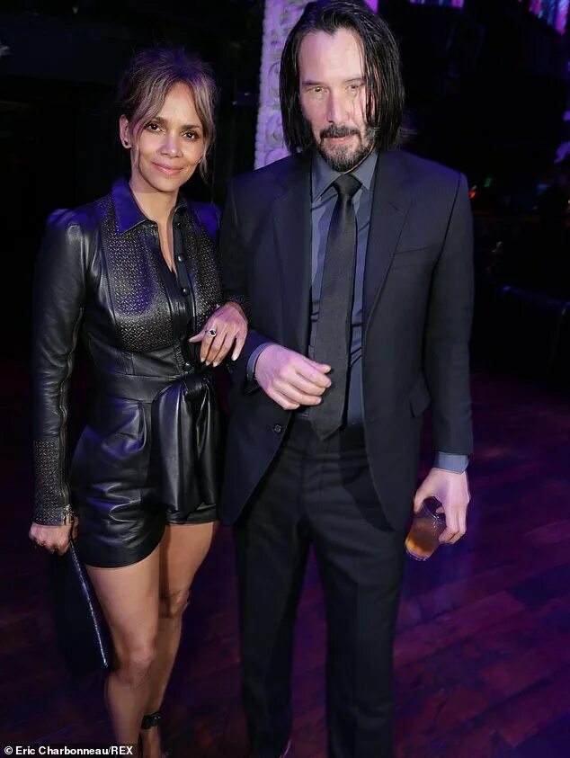Джон уик 1 жена. Киану джон уик. Джон уик хелен. Halle berry john wick. Джон уик 1 жена.