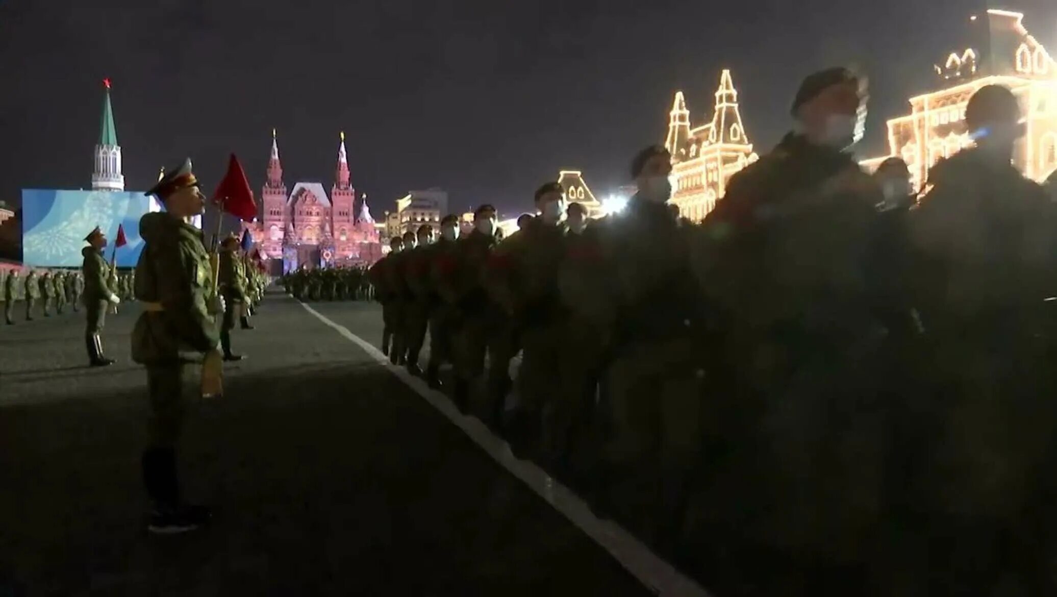 На красной площади собрались. Репетиция парада победы 2025 в москве. парад победы 2025 в москве. репетиция парада 2025 в москве. парад победы 2025 репетиция на красной площади.