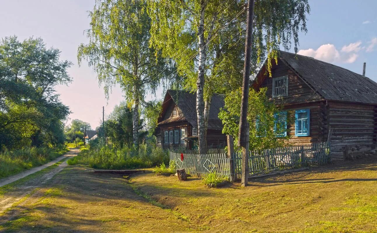 Улица в деревне весной. Бежецкий район деревня ляды. Тверская область Бежецкий район дер ляды. Деревня деревенька Тверская область. Лето деревня Тверская область.