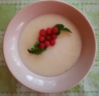 Манная каша в кастрюле