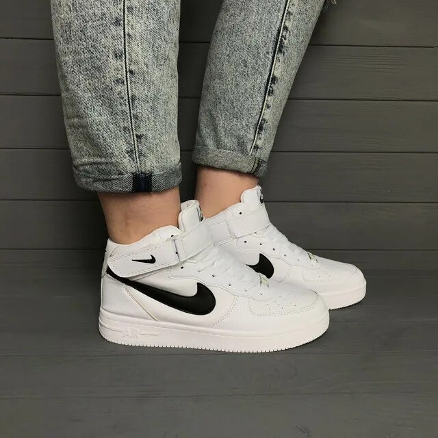 Кроссовки женские реплика. Nike Air форсы. Кроссы найк АИР. Кроссы найк АИР Форс. Форсы найк диор.