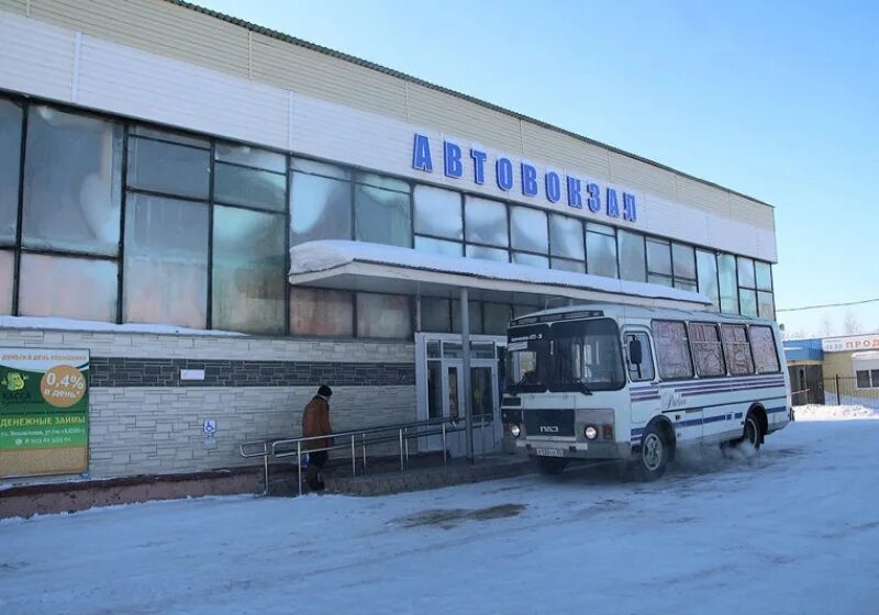 Автовокзал Омск платформы. ПАЗ Омский автовокзал. Тарский автовокзал Омская область. Омский автовокзал внутри.