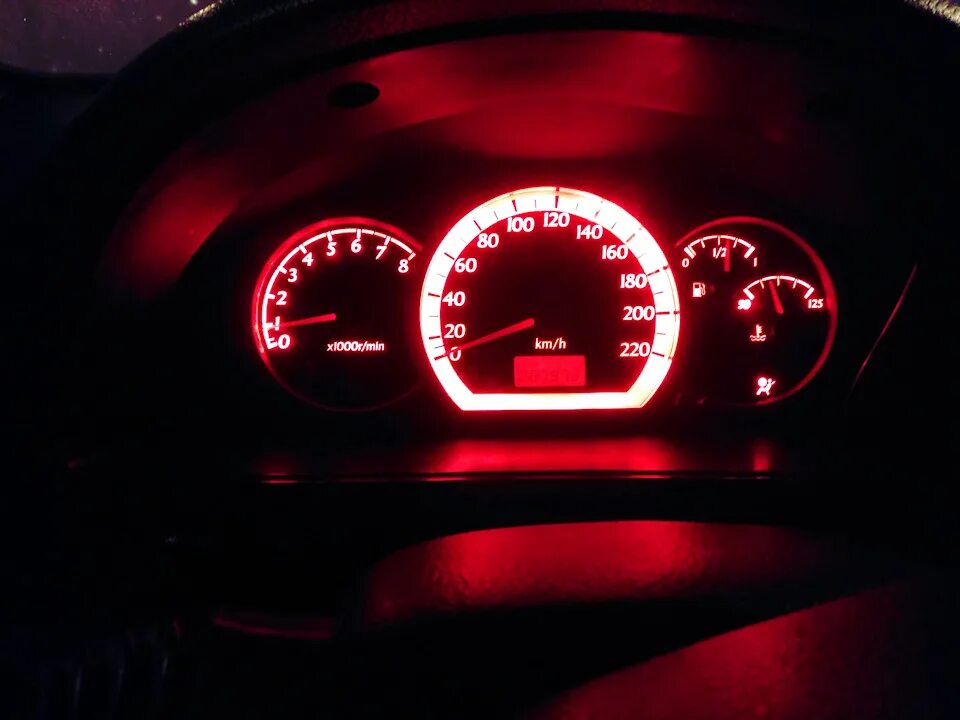 Приборная панель лачетти седан 1. Подсветка панели лачетти. Подсветка панели приборов шевроле лачетти хэтчбек. Lacetti chevrolet 2007 лампы в приборную. Шевроле лачетти пересвет приборки.