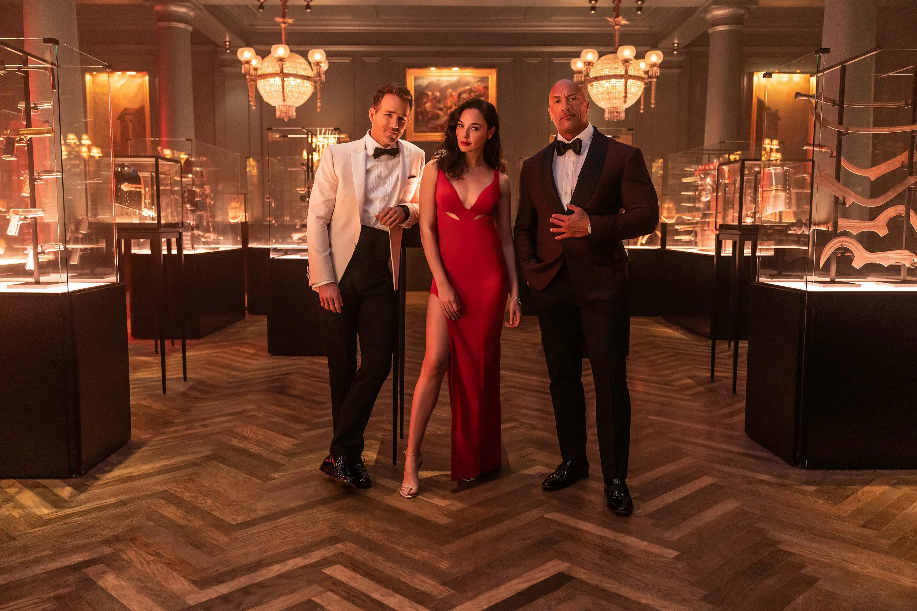 Dwayne johnson red notice. Дуэйн джонсон в молодости. Dwayne johnson red notice. Красный дуэйн джонсон дата выхода. Красное уведомление / red notice.