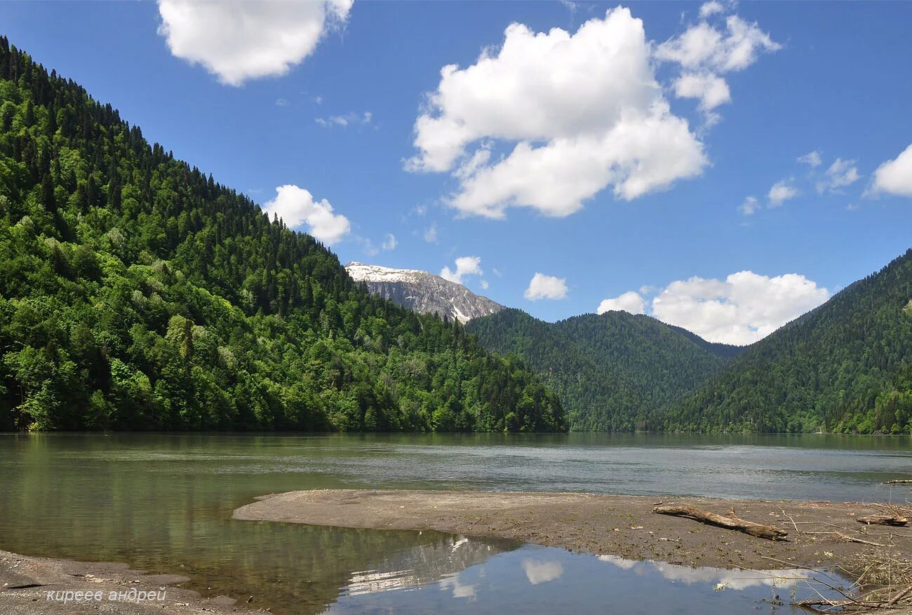 Абхазия рица осень. Озеро рица хабаровск фото. Абхазия достопримечательности озеро рица. Рица в мае. Гагры озеро рица.