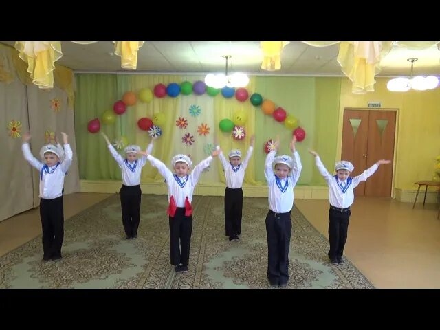 Танец матросов яблочко. Танец под яблочко. Танец яблочко. Танец матросов яблочко. Танец под яблочко.