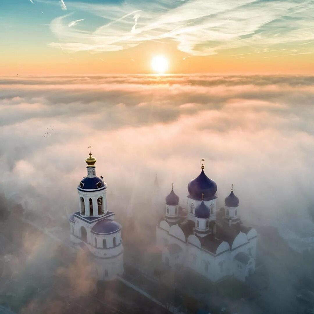 Храм на нерли во владимире. Храм отражение река суздаль. Храм неба. Русь православная церковь. Обои на рабочий стол храмы.