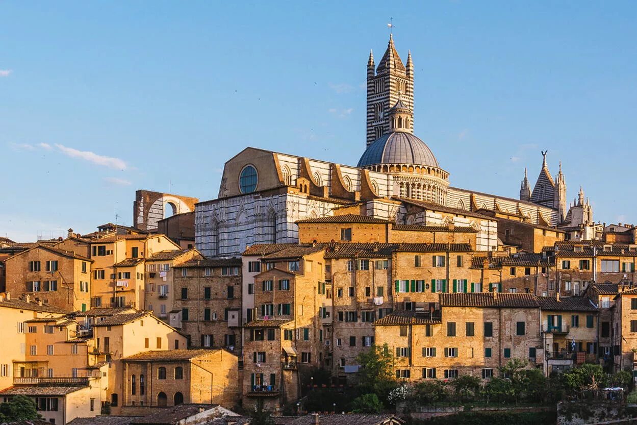 Сиенна город в Италии. Siena город в Италии. Италия Флоренция Сиена. Исторический центр города Сиена.