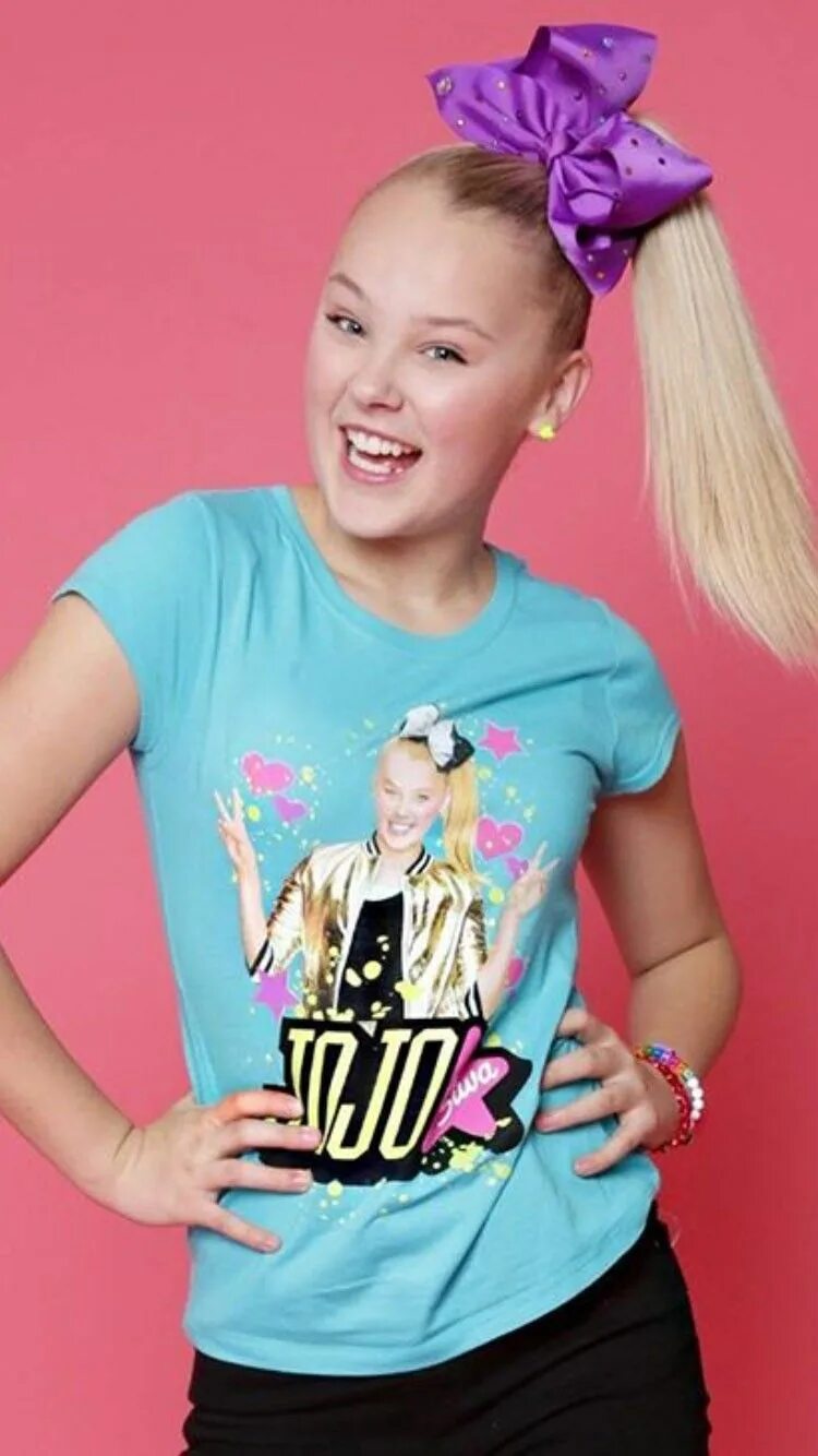 Джоджо сива карма. Джо Джо Сива. Jojo Siwa растяжка. Jojo Siwa Наряды. Кукла Джо Джо Сива.