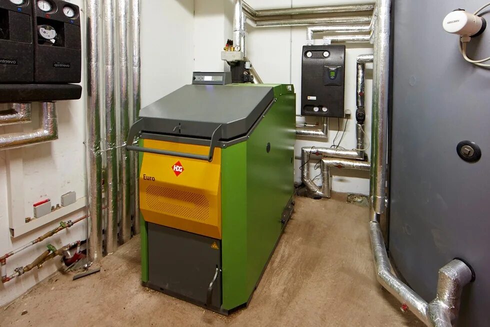 Работа котла на дровах. Пиролизный котел на опилках. Работа котла на дровах. Пиролизный котел длительного горения твердотопливный. Работа котла на дровах.