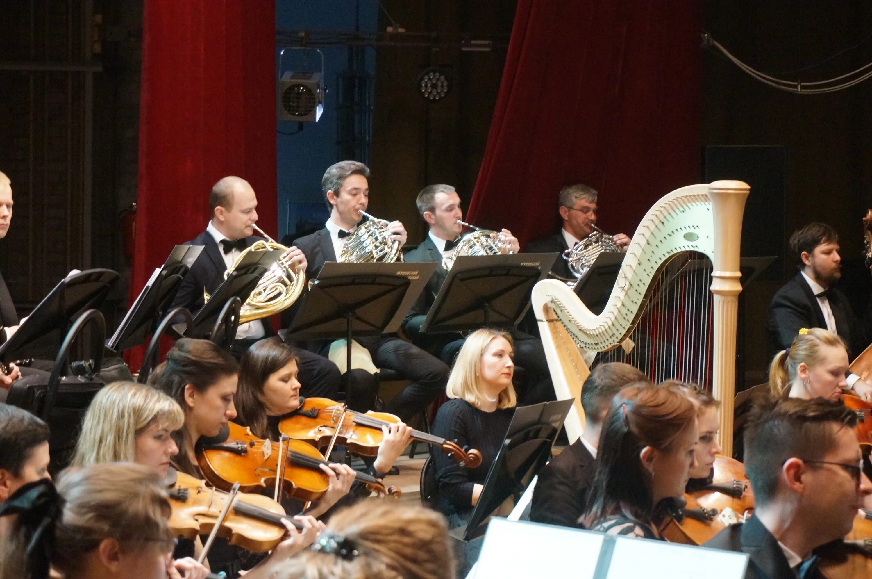 Гётеборгский симфонический оркестр. Cincinnati symphony orchestra. П. Саммерли. Дирижер симфонического оркестра.