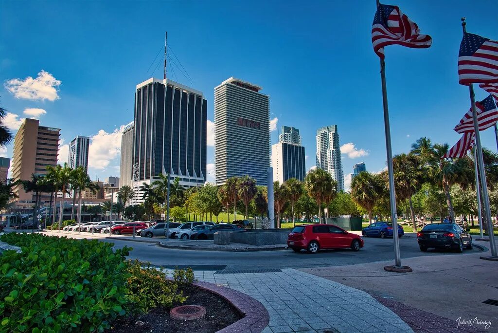 Bayfront park miami. Двухсотлетний парк майами. Даунтаун майами бейфронт парк. Двухсотлетний парк флорида. Бэйфронт-парк майами.