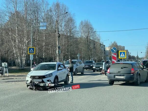 Типичный северодвинск лайф. Вечер в гараже северодвинск. Ночная жизнь в северодвинске. Камера на перекрестке полярная лесная северодвинск. Железнодорожная 22 северодвинск.