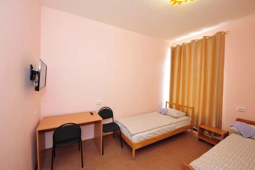 гостиница солнечная югорск. пансионат солнечный белокуриха. гостиница заря солнечный хабаровский. барнаул магазин карамель. поселок солнечный комсомольск на амуре.