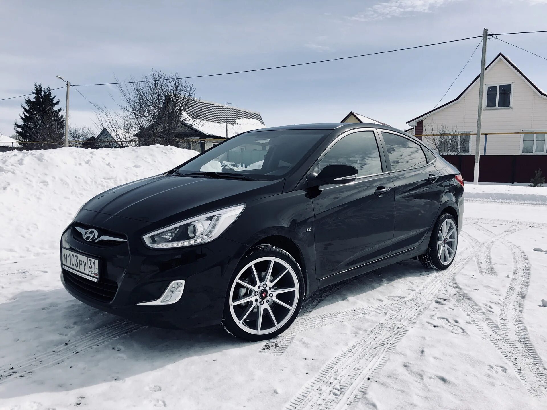 Hyundai solaris r16. Hyundai solaris 2013 1. Солярис 2011 r17. Hyundai solaris r16 черный. Solaris 2011 r16.