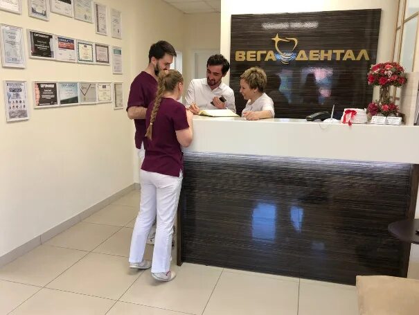 Администратор в отеле. "наталья шумилова" израиль. Администратор ресепшен. Щеглова елена владимировна. Щеглова анна владимировна.