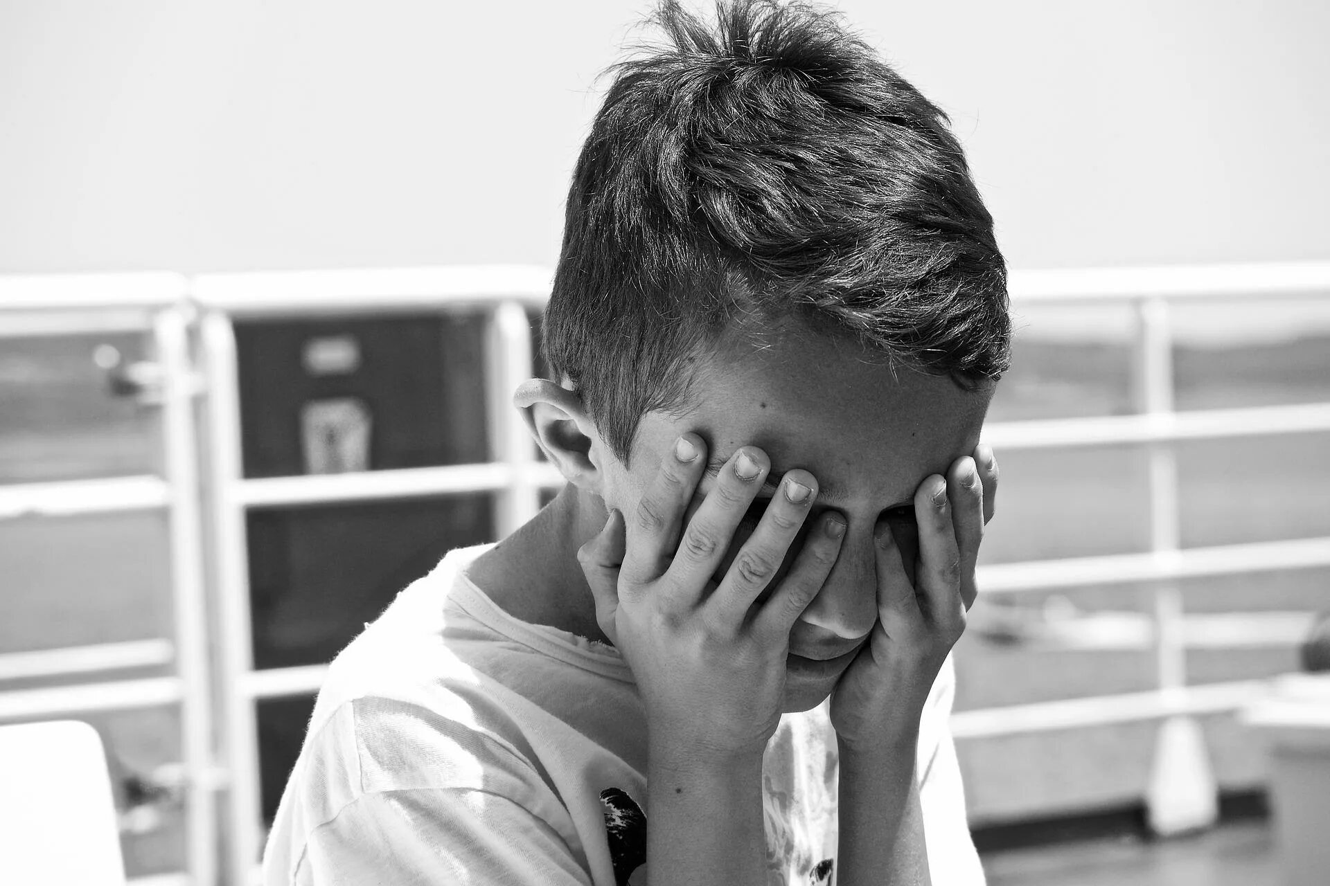 Стыд мальчик. Стыд мальчик. Стыд мальчик. Стыд мальчик. Эмоции детей стыд.