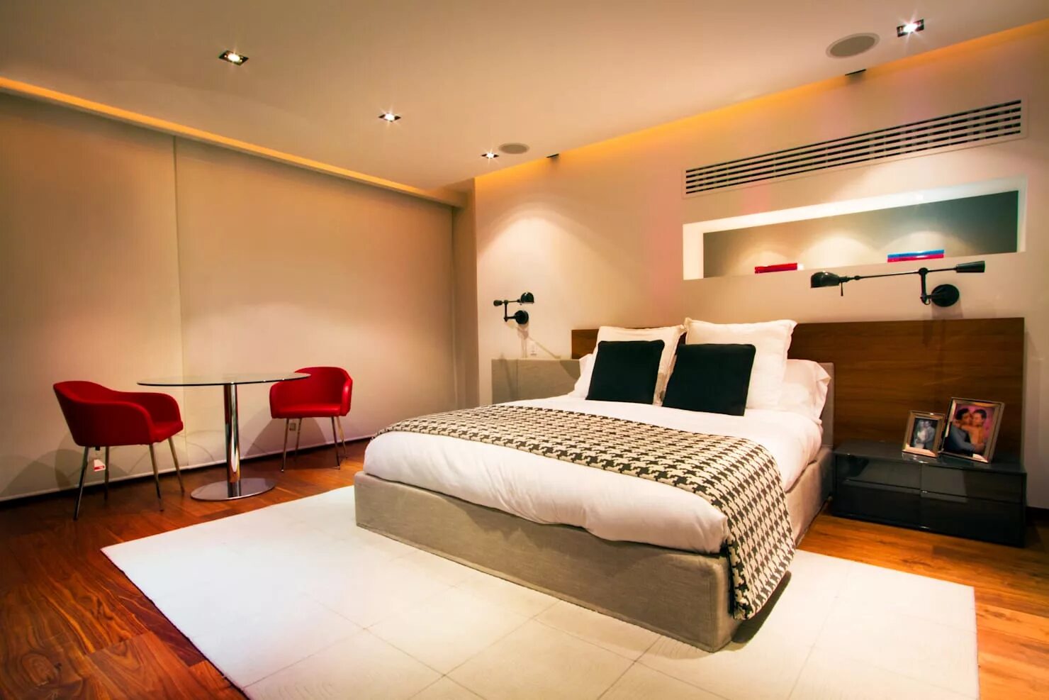 Making apart. Апарт отель академика павлова 7. Making apart. Making apart. Хейли лу ричардсон в метре друг от друга.