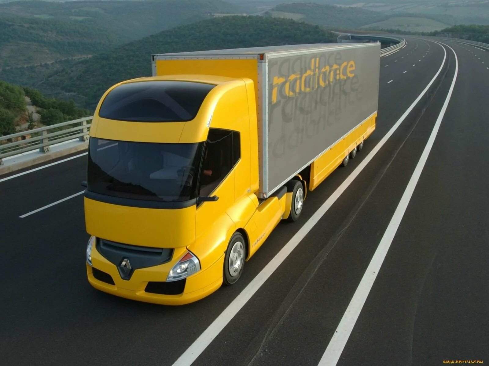 Renault trucks t440 новый. Фура рено т 440. Тягач седельный renault t. Рено т 4х2. Renault trucks t 2022.
