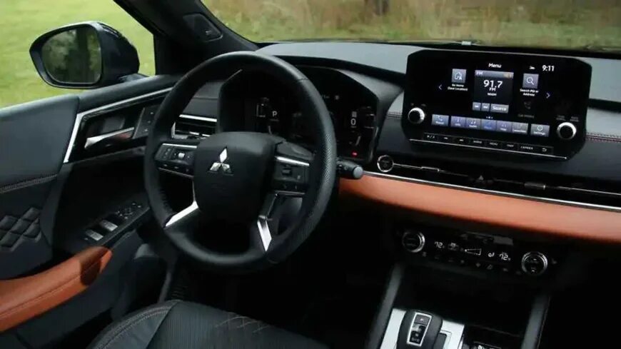 Mitsubishi Outlander 2023. Mitsubishi Outlander 2023 салон. Митсубиси Аутлендер 2023 салон. Mitsubishi Outlander 2023 Interior. Комплектация мицубиси аутлендер 2023