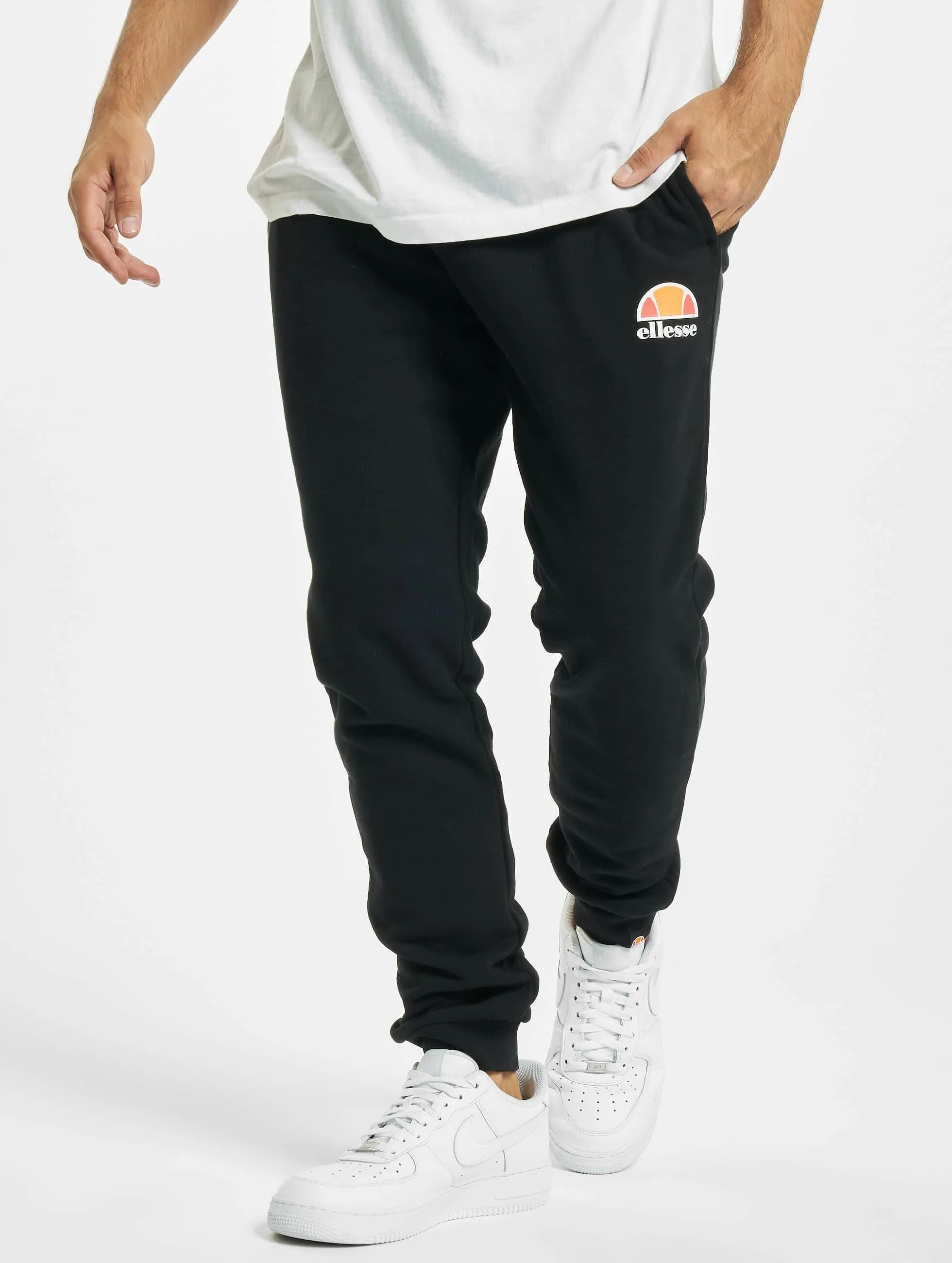 Штаны ellesse. Спортивные штаны ellesse ovest. спортивные штаны ellesse мужские. трико ellesse. нейлоновые штаны ellesse.
