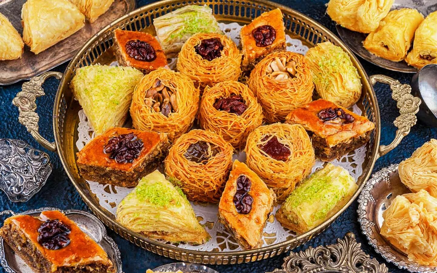 Пахлава Шакер бура. Oriental Sweet пахлава. Халва + пахлава + Рахат лукум. Пахлава арабская Вешки Свит. Сладости мусульман