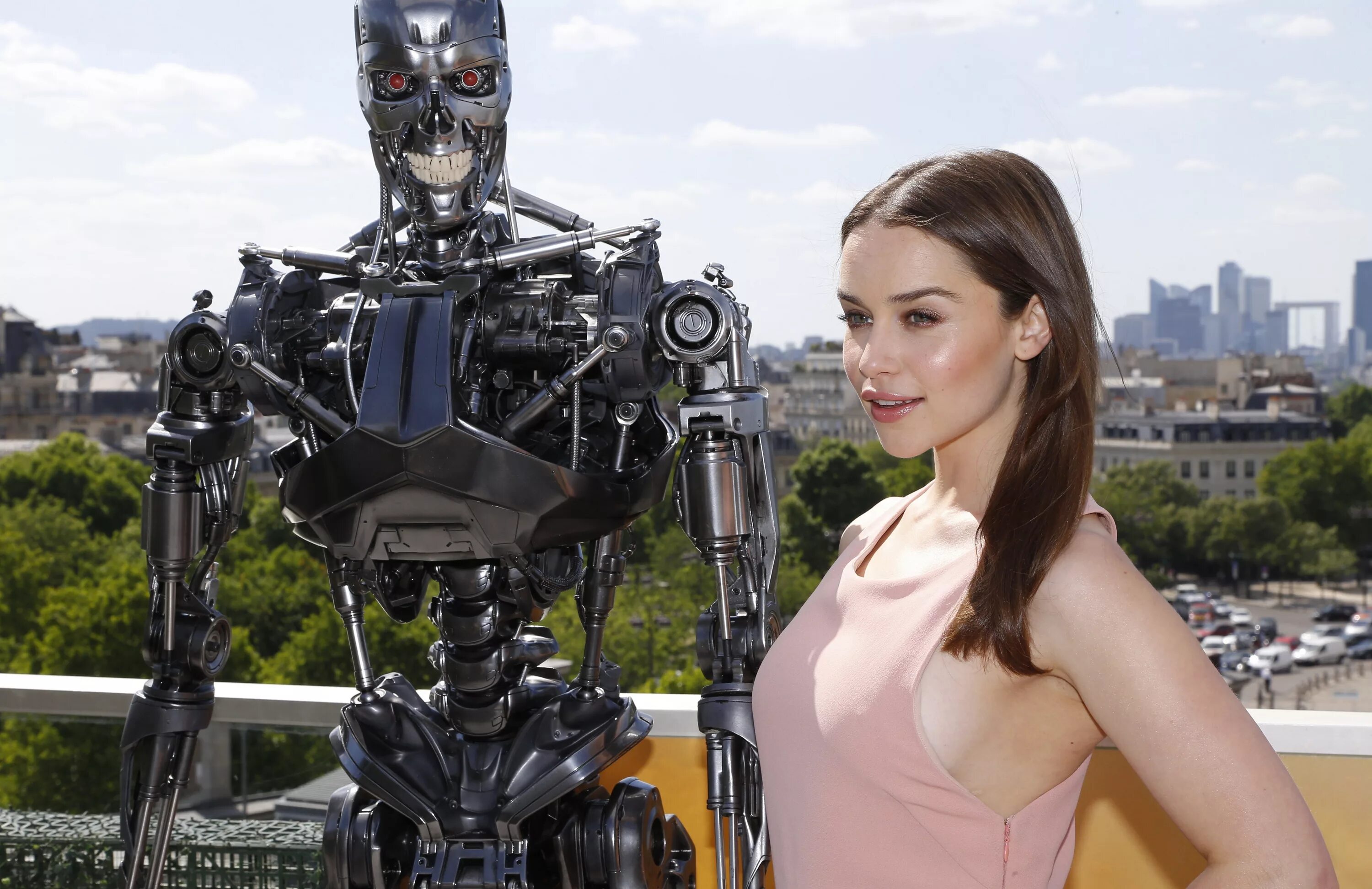 Про девушку робота. Алита боевой ангел 2019. Про девушку робота. Ex machina 2015. Терминатор генезис фильм 2015 эмилия кларк.