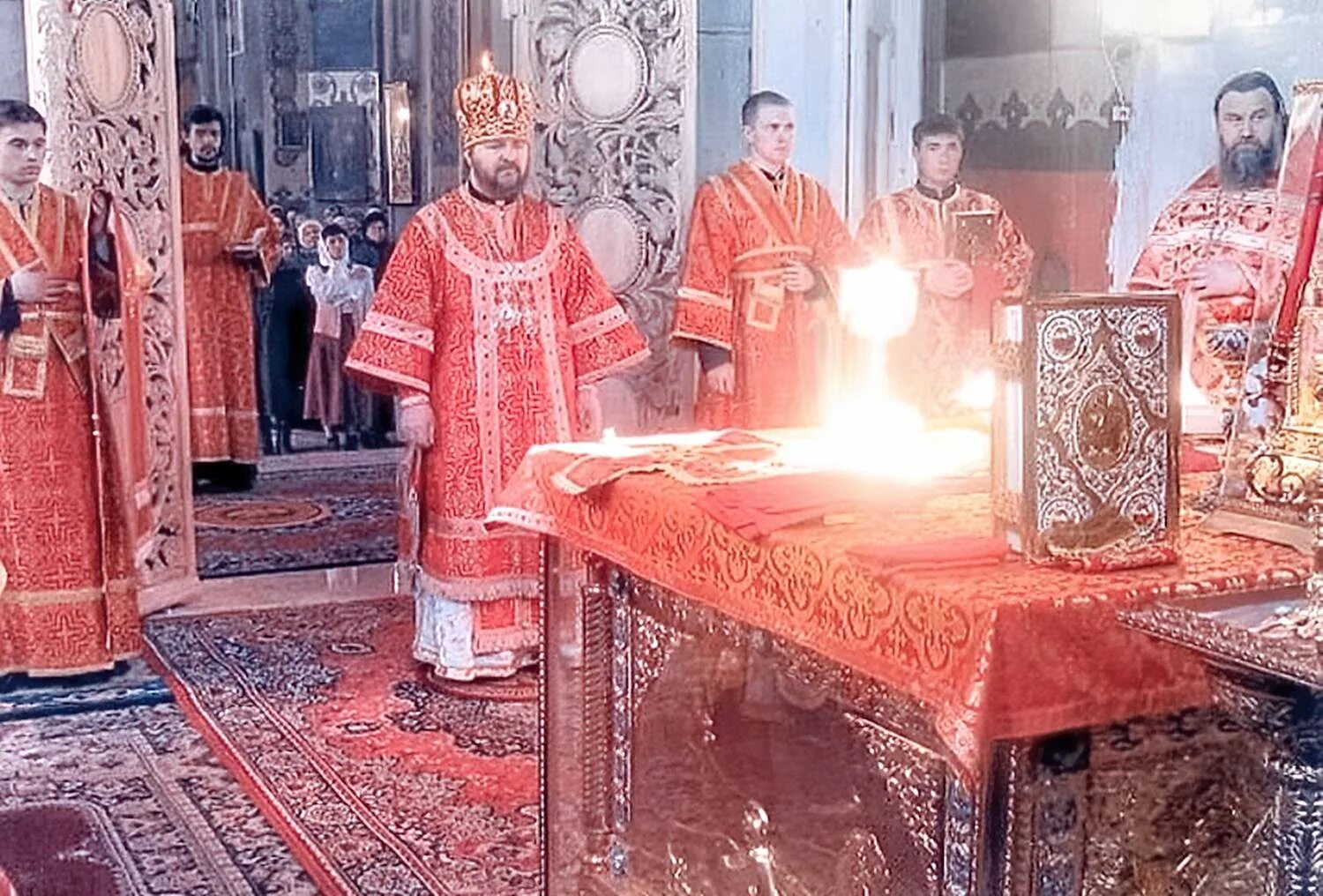 После святого причастия. Православие литургия Евхаристический канон. Евхаристический канон на литургии. Православная литургия, анафора, Евхаристический канон. Литургия, дары на престоле.