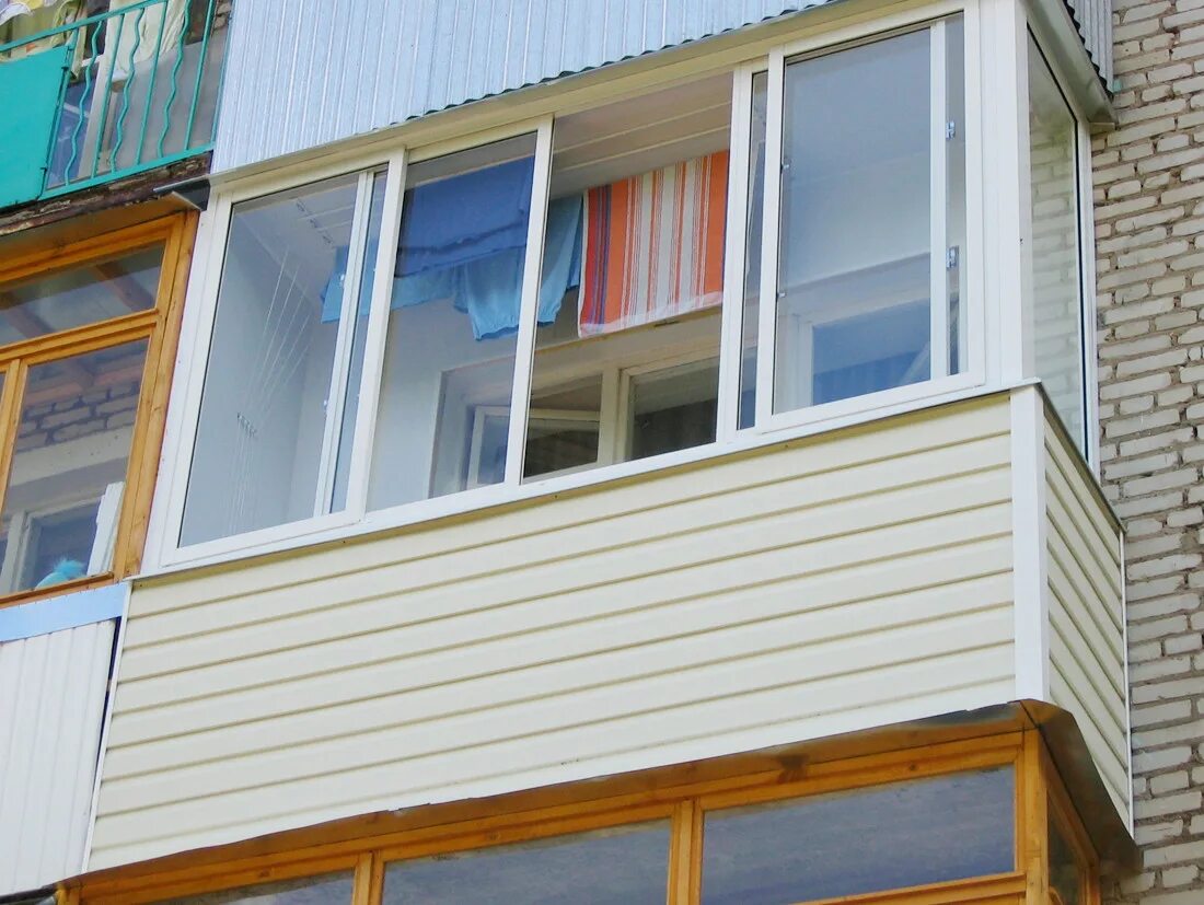 Балкон снаружи. Балкон снаружи. Отделка балкона сайдингом снаружи mospanorama. Обшивка балкона снаружи. Отделка балкона сайдингом снаружи mospanorama.