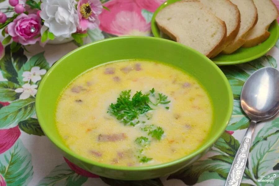 Сырный суп с колбасой и плавленным сыром. Сырный суп. Суп с плавленным сыром. Сырный суп с плавленым сыром. Суп из плавленных сырков.