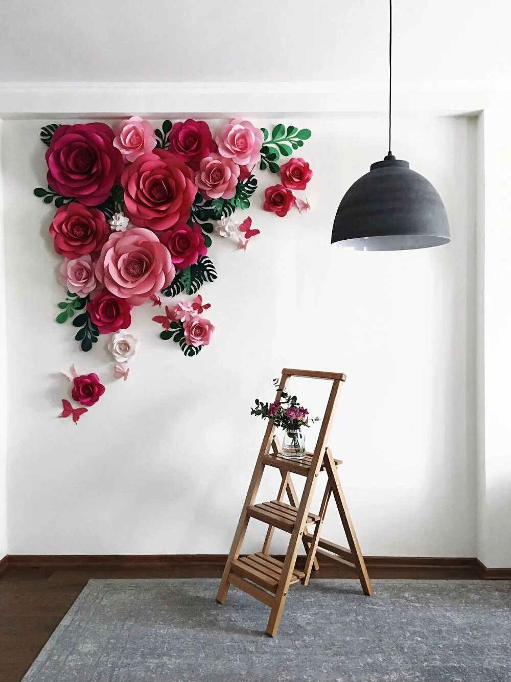 Decor цветы. Объемные цветы на стену. декор для стен. украшение стены цветами. бумажные цветы на стену.