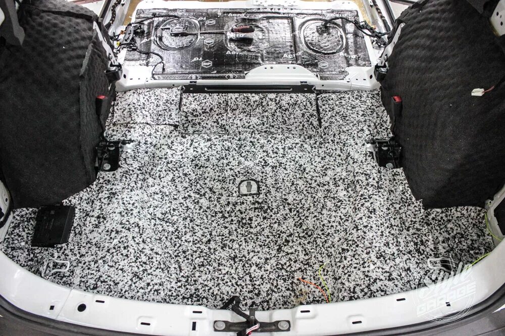 Шумоизоляция моторного щита шкода октавия тур 1,6. Skoda a5 шумоизоляция багажника. Шумоизоляция октавия а7. Skoda a5 шумоизоляция багажника. Шумоизоляция skoda octavia a5.