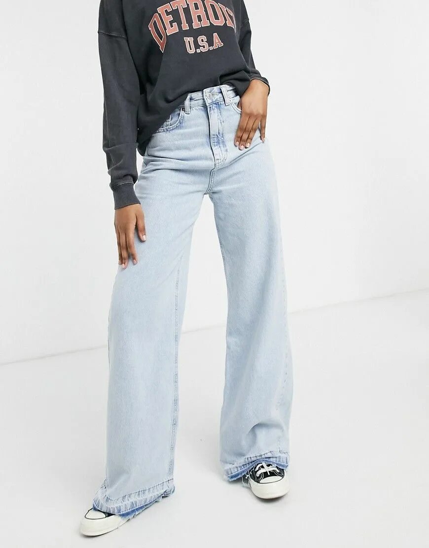 Джинсы stradivarius super wide leg. Джинсы палаццо женские черные shein. Широкие джинсы wide leg. Джинсы клеш левайс женские. Широкие джинсы y2k.