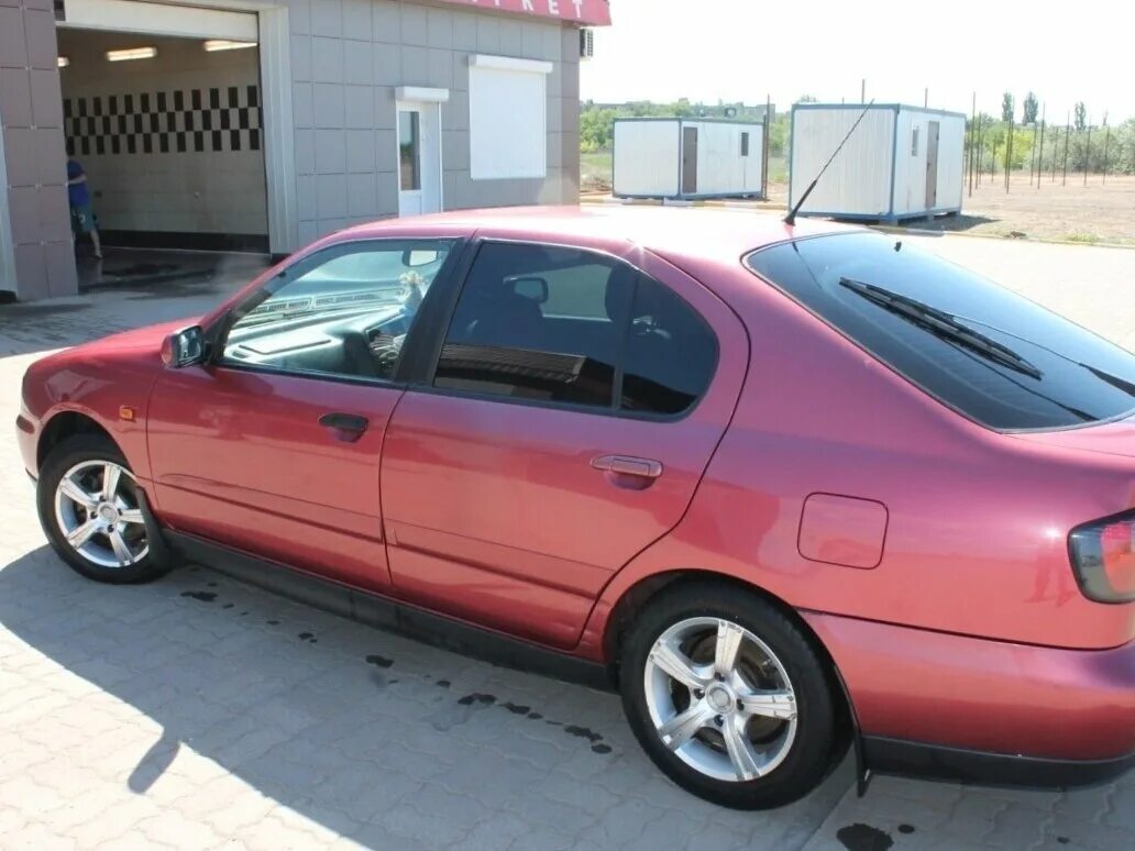 Ниссан примера 2000 год. Nissan primera p11 лифтбек. Nissan primera Liftback. Nissan primera p11 Рестайлинг лифтбек. Ниссан премьера лифтбек 2000.