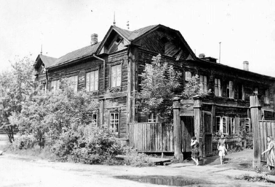 Барнаул ул толстого. Барнаул 20 век. Барнаул 1900. Барнаул Красноармейский старый город 19-20 век. Барнаул 19 века.