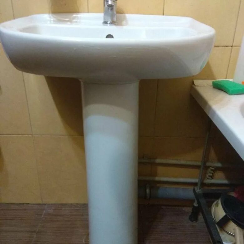 Постамент под раковину. Умывальник воротынский белый с отв. Раковина santek анимо 60 с пьедесталом. Пьедестал для смесителя. Hatria sculture раковина.