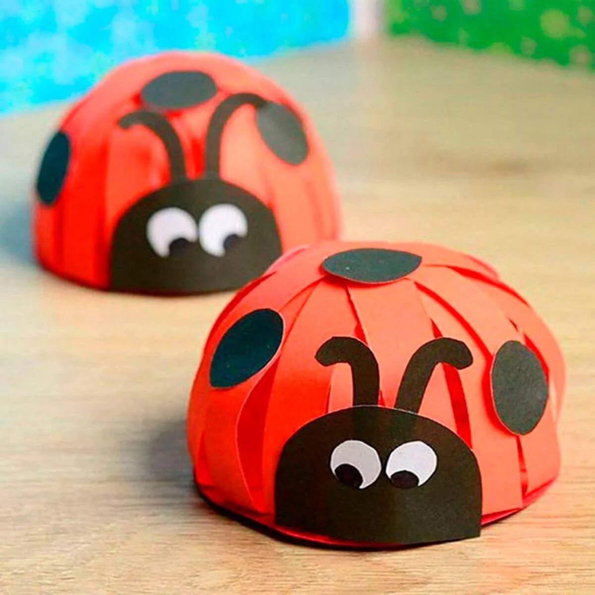 поделки из бумаги для детей. божья коровка из киндер сюрприза. поделки божьи. поделки божьи. поделка божья коровка из природного материала.