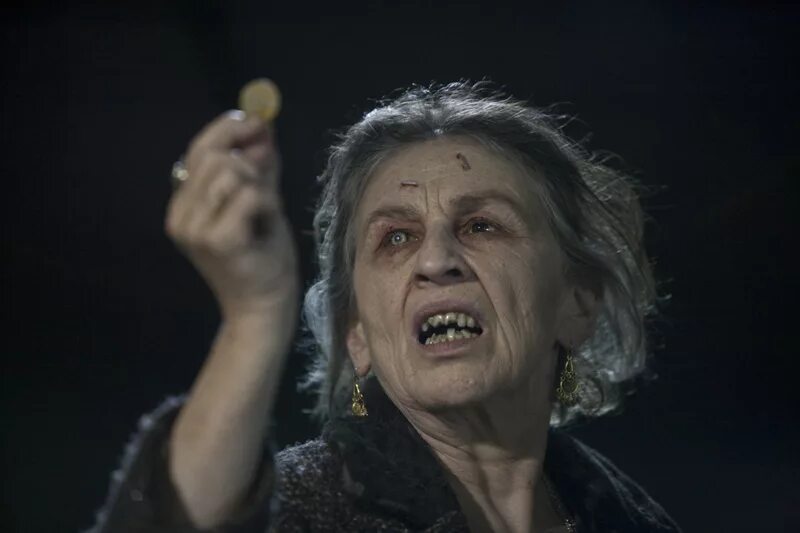 Затащи меня в Ад / Drag Me to Hell (2009, фильм) - "Цыганское проклятие - одно и