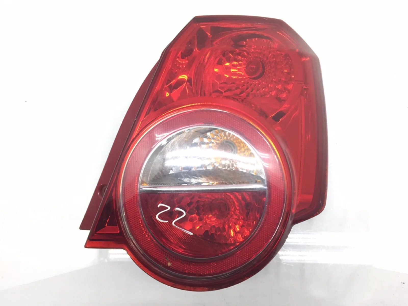 Chevrolet aveo t200 седан фонарь задний левый tyc. Авео задний. Фара задняя левая авео t200. Задний левый фонарь шевроле авео т300 седан. Лампа стоп сигнала шевроле авео т250 седан.