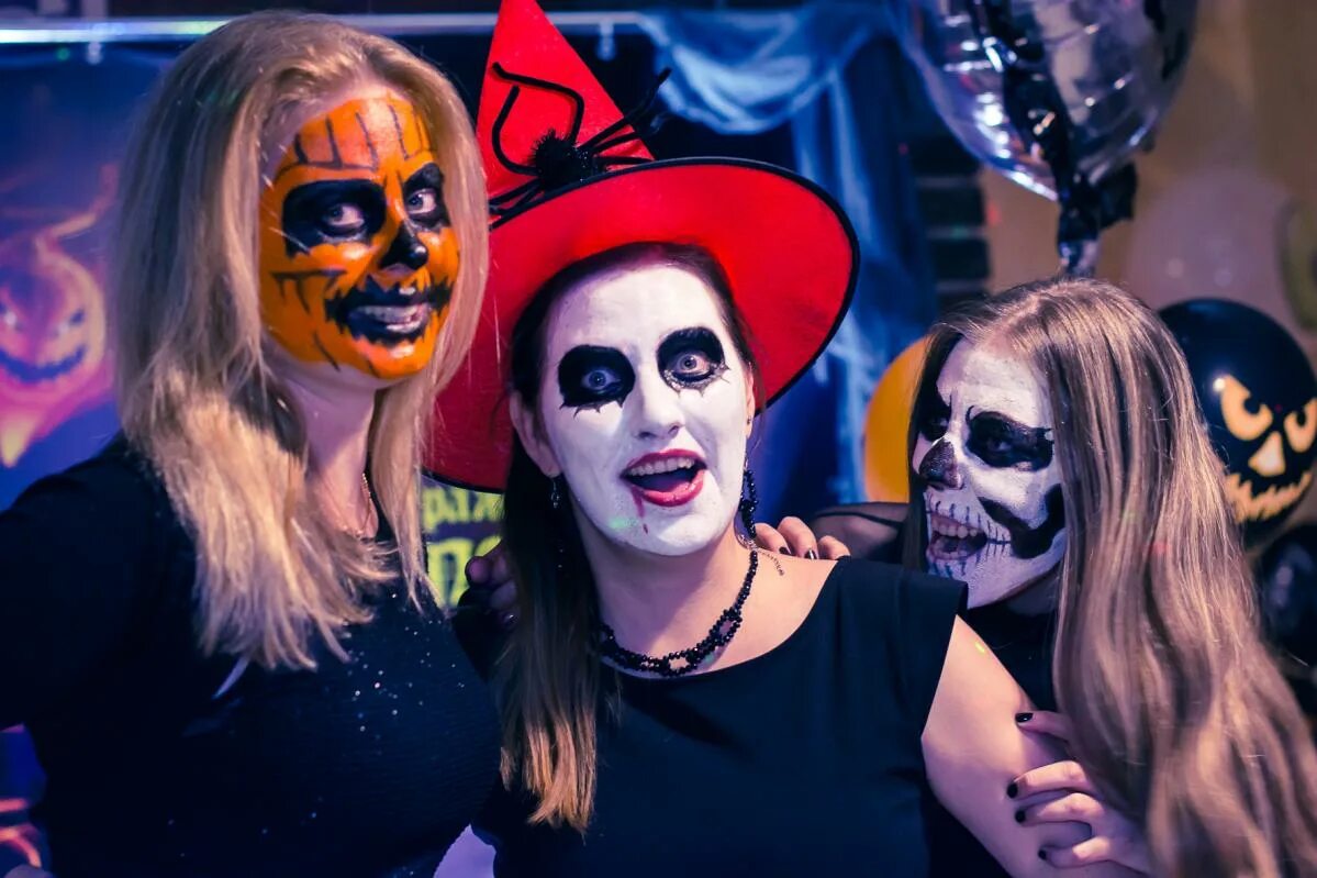 Конкурс на helloween. Хэллоуин молодежь. Конкурсы для хэллоуина для детей. Halloween contests. Конкурсы на хэллоуин.