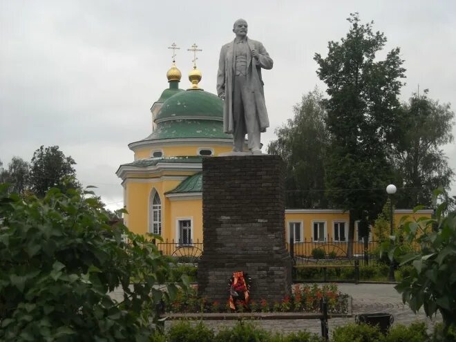 дворец культуры ленина выкса. памятники города выкса. со махтин памятник ленину. памятник ленину в выксе. выкса ленина.