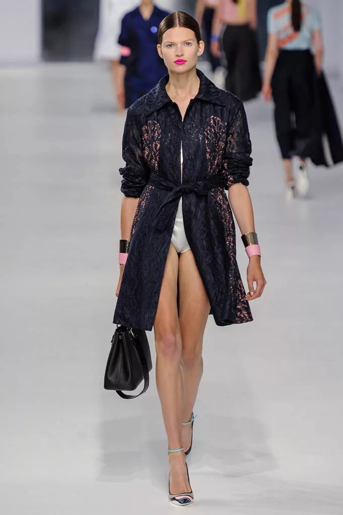 Dior 2014. Кристиан диор ресорт 2014. диор коллекция 2014. показ кристиан диор круизная коллекция. показ диор 2014.