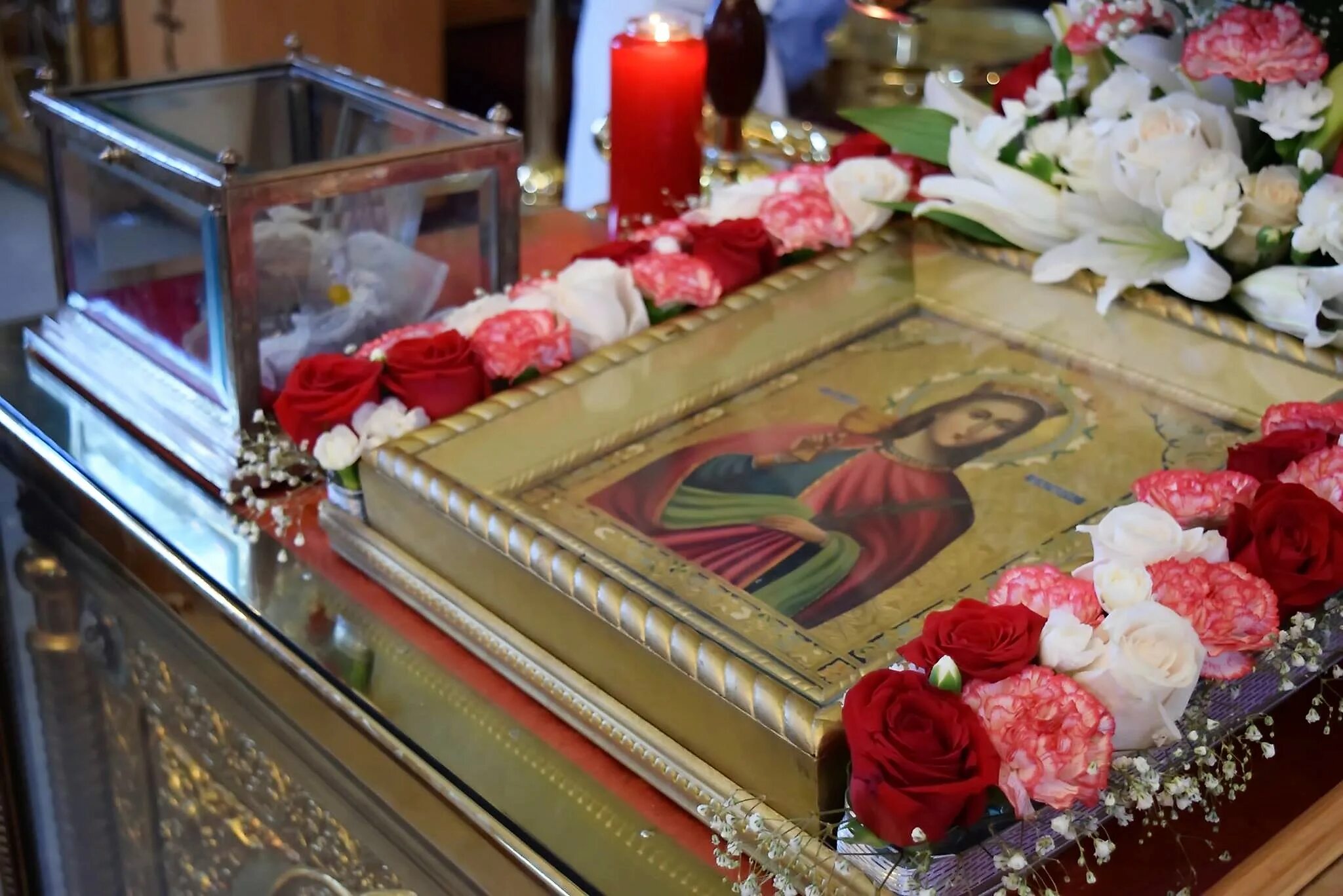 Мощи святой варвары где находятся. Мощи святой великомученицы варвары. Мощи святой великомученицы варвары. Владимирский собор киев мощи великомученицы варвары. Мощи великомученицы варвары.