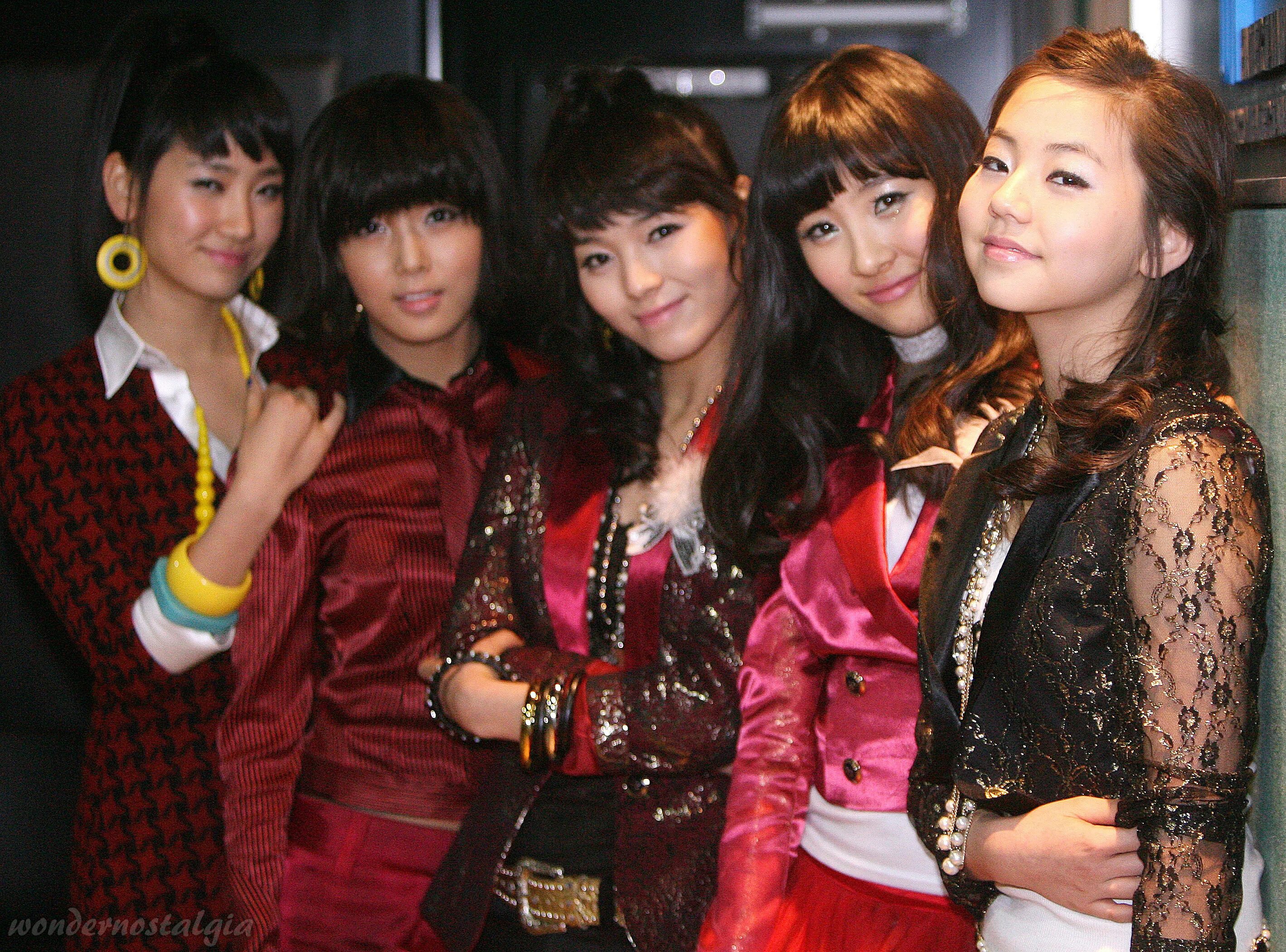 Wonder girls speed up. Группа wonder girls. Wonder girls so hot обложка. Wonder girls speed up. Вондер герлс группа.