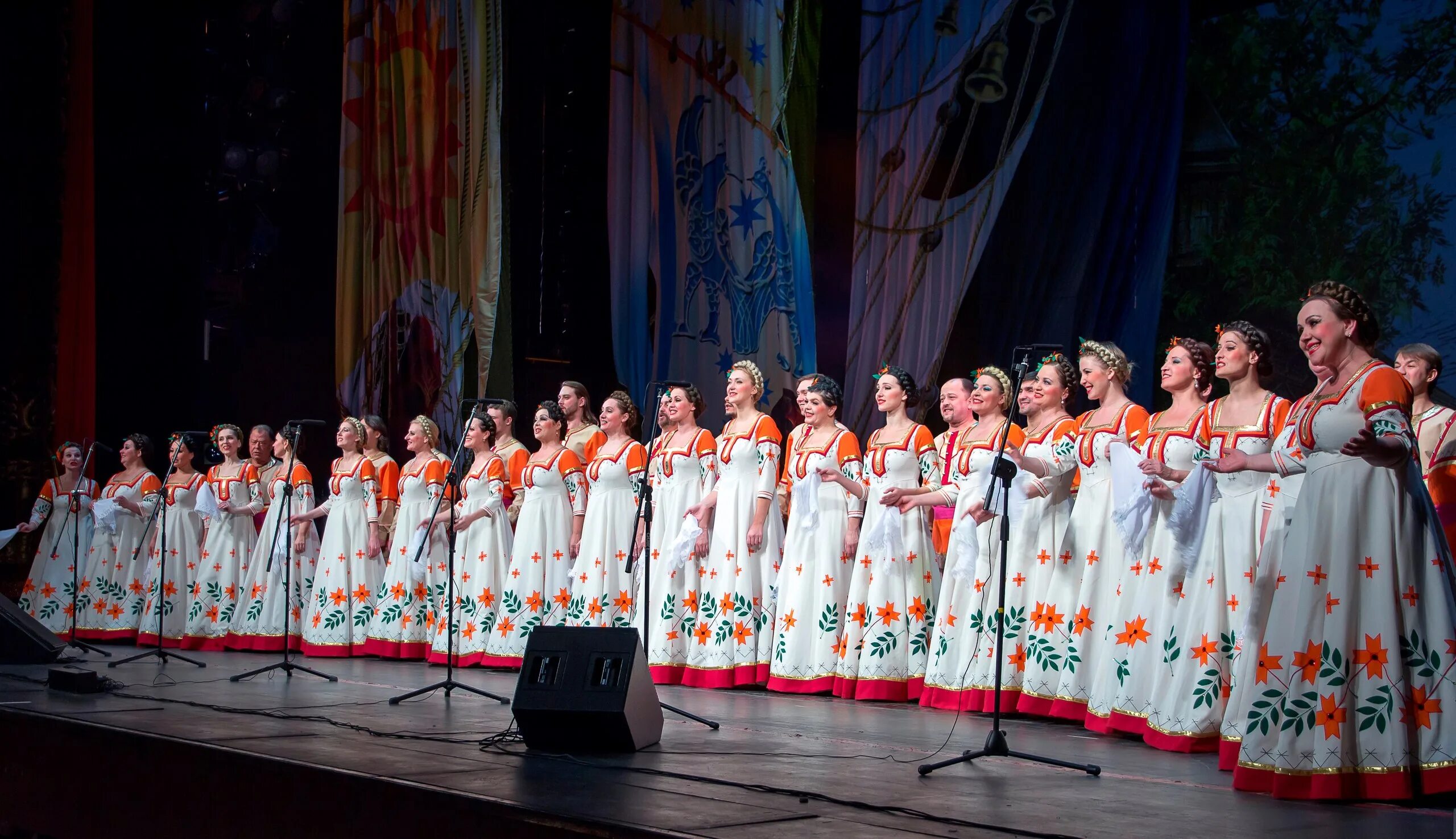 Воронежский хор им. Уральский русский народный хор. Русский народный хор имени пятницкого. Народный хор песни слушать. Русский народный хор имени пятницкого.