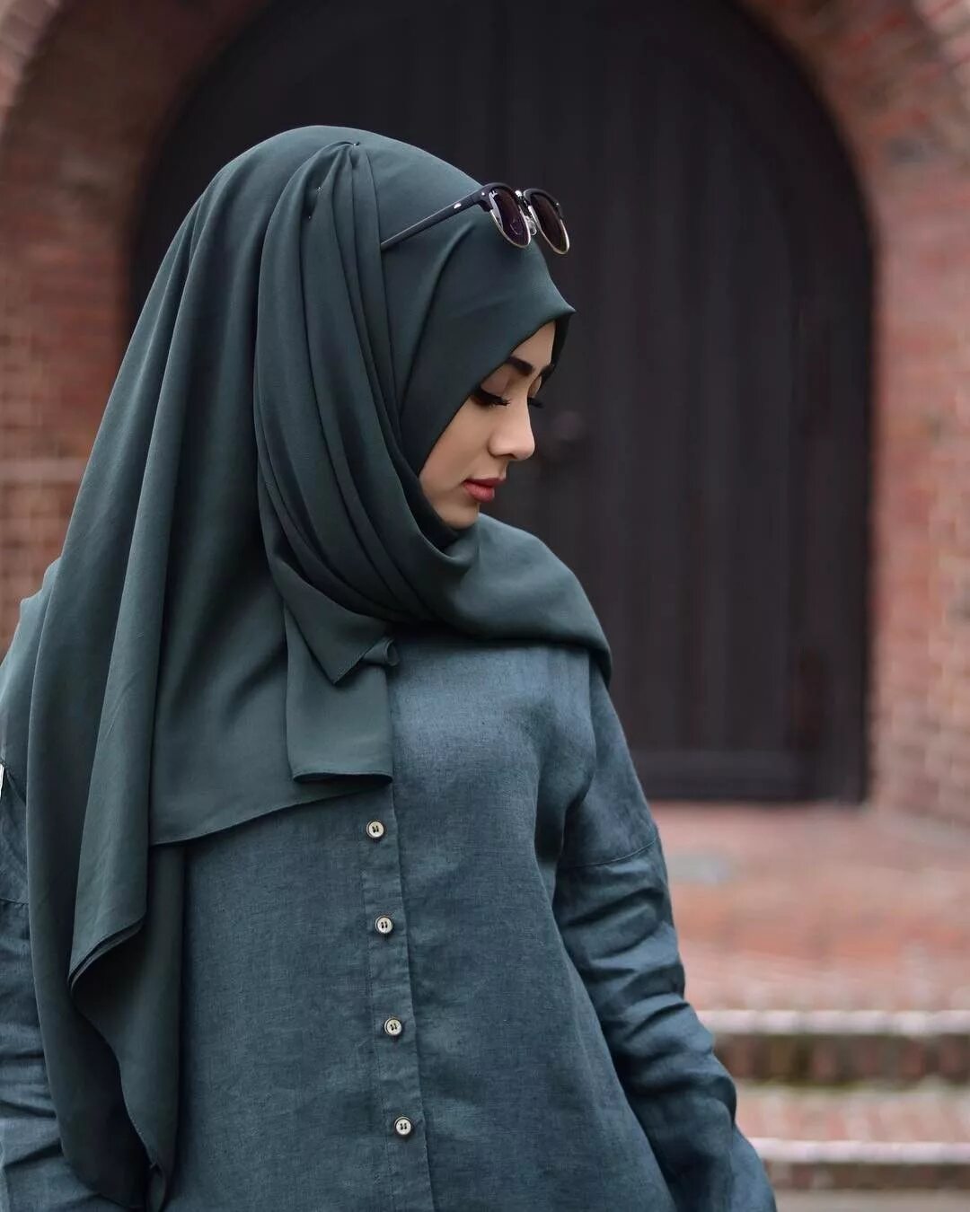 Хиджаб в Азербайджане. Мусульманка в хиджабе. Девушка в хиджабе.
