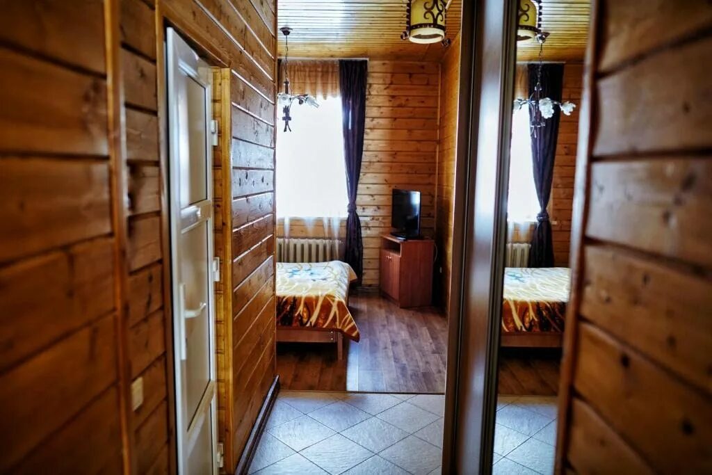 Гостевой дом чегет теберда. Ул. орджоникидзе 42 теберда. гостевой дом чегет архыз ленина 40. отель теберда чегет приэльбрусье.