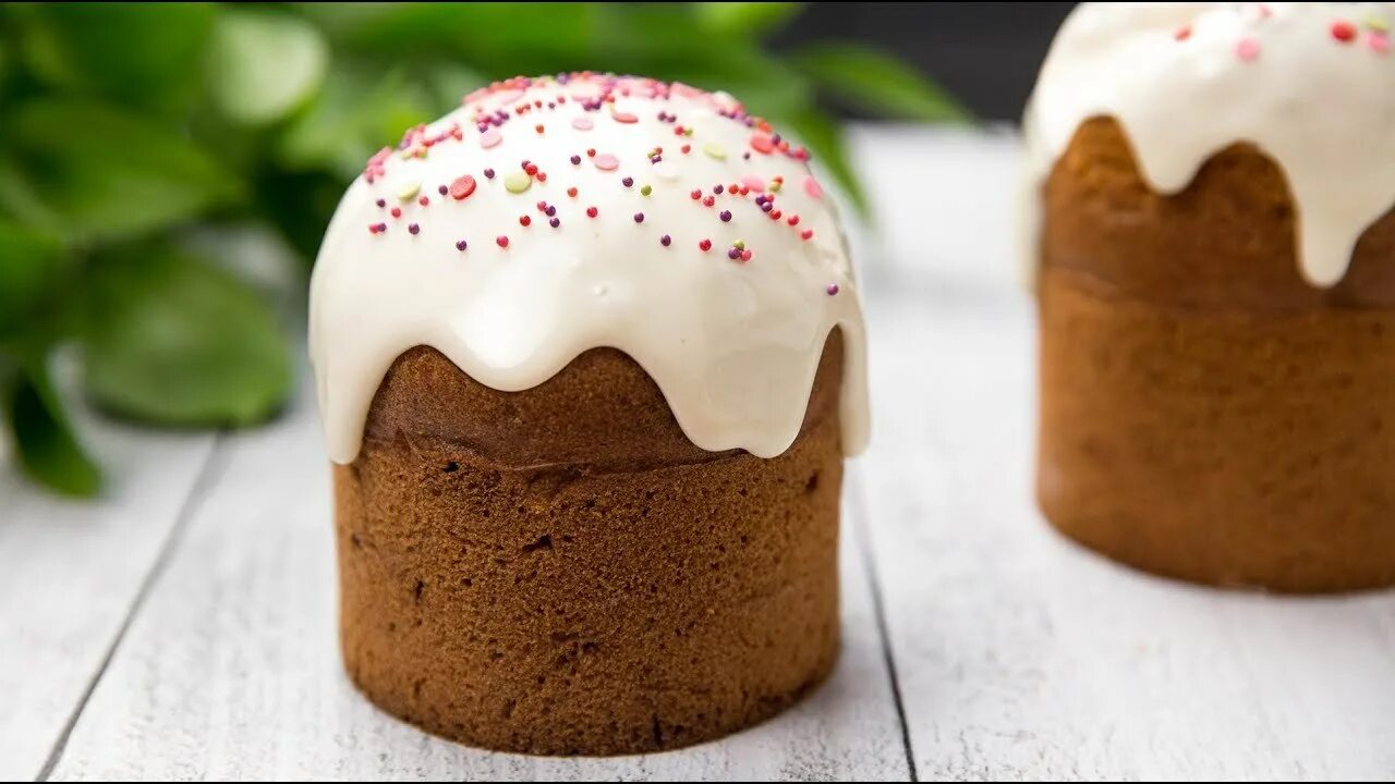 Глазурь для кулича с желатином. Украшение куличей посыпкой. Пп глазурь для кулича пасхального. Глазурь для кулича пасхального. Кулич дрожжевой.