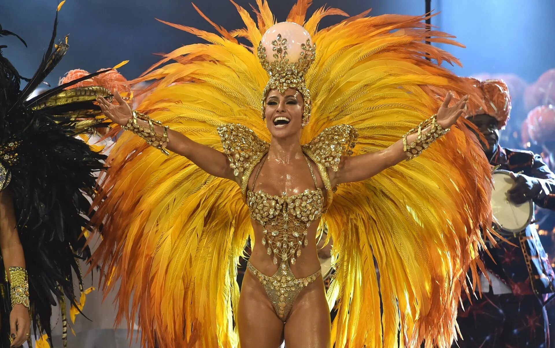 Карнавал в Рио-де-Жанейро. Карнавал Рио (Rio Carnival). Карнавал в Рио-де-Жанейро Рио-де-Жанейро Бразилия. Рио-де-Жанейро карнавал костюмы.
